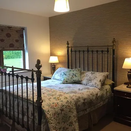 Woodvilla